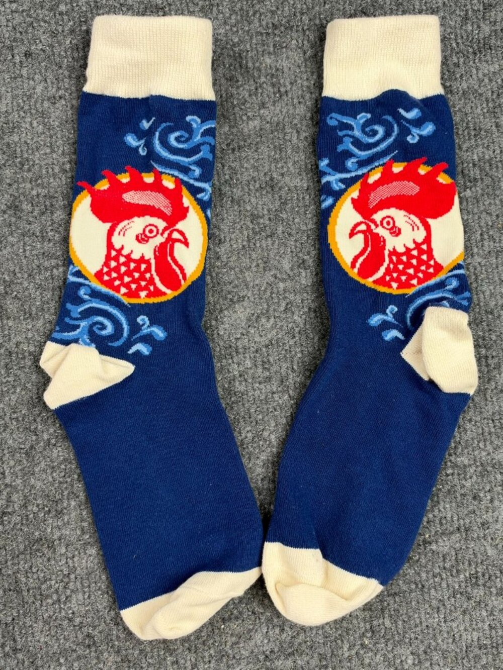 Unisex Adult Rooster Crew Socks Blue Cream Novelty Knit One Size NEW W DEFECTS